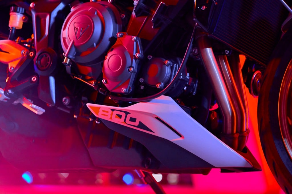 Triumph presenta la nuova roadster Trident 800 a EICMA 2025